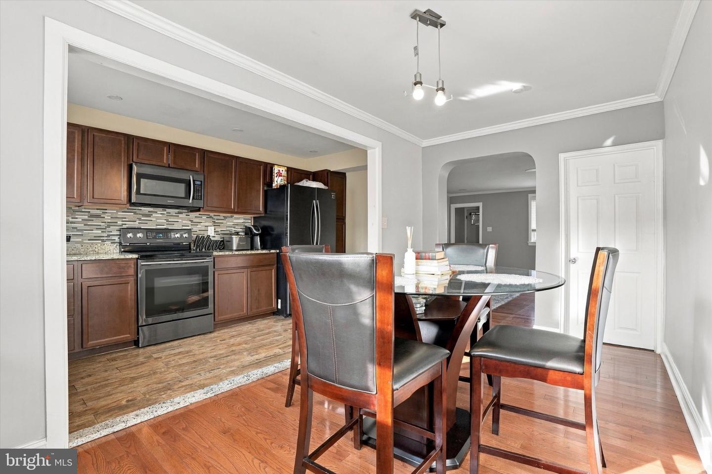 8636 Forrest Ave Property Photo 10