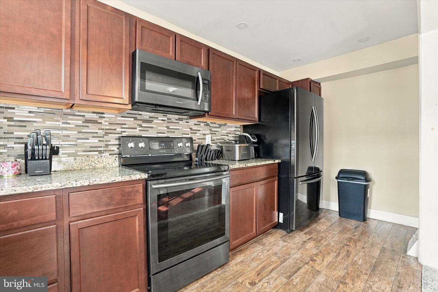 8636 Forrest Ave Property Photo 12