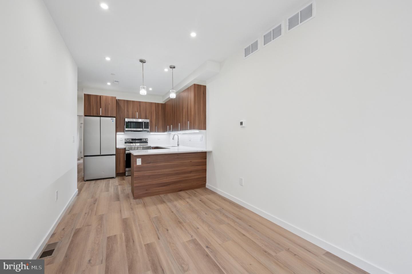 2209 N Franklin St Property Photo 7