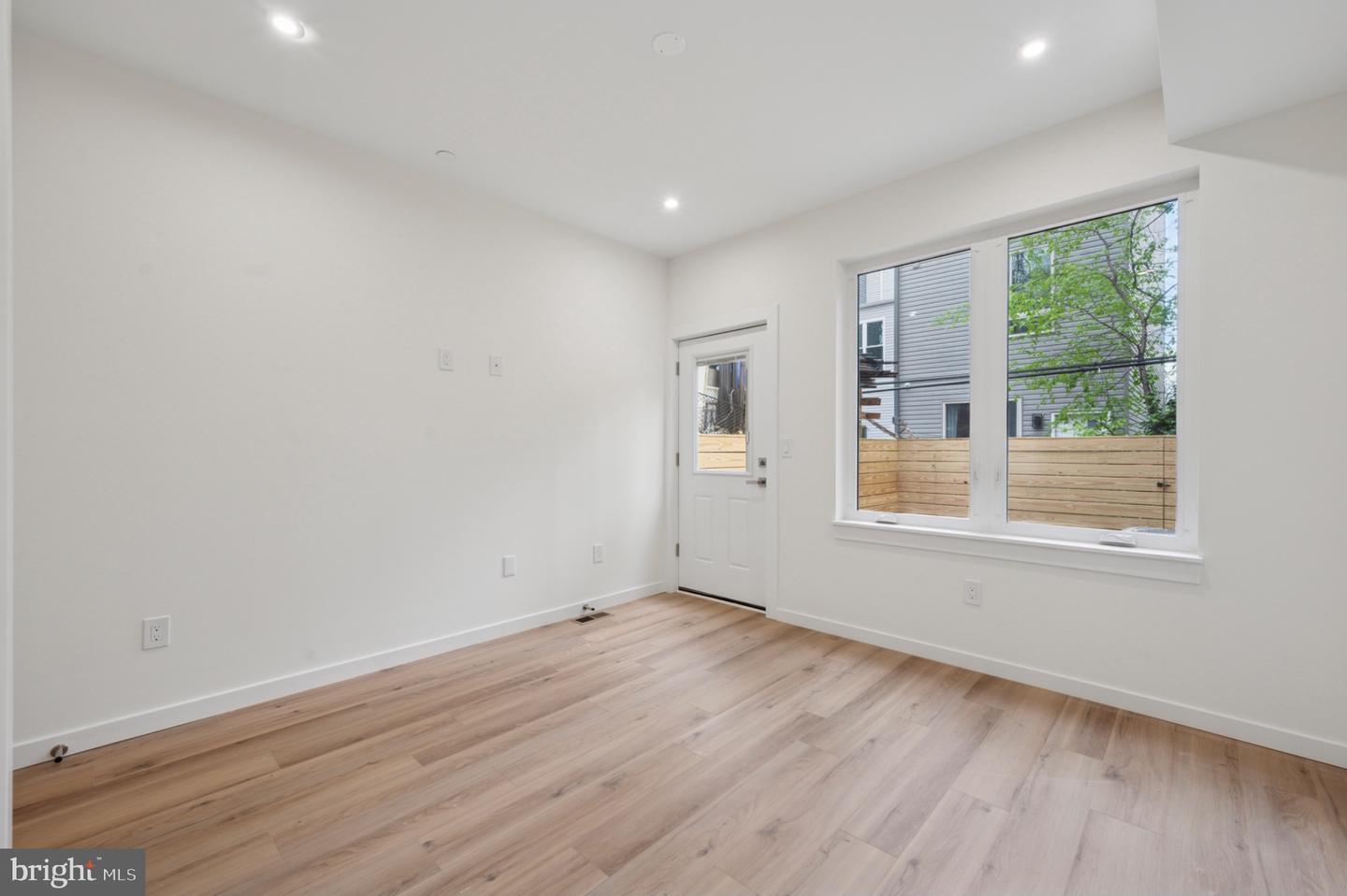 2209 N Franklin St Property Photo 11