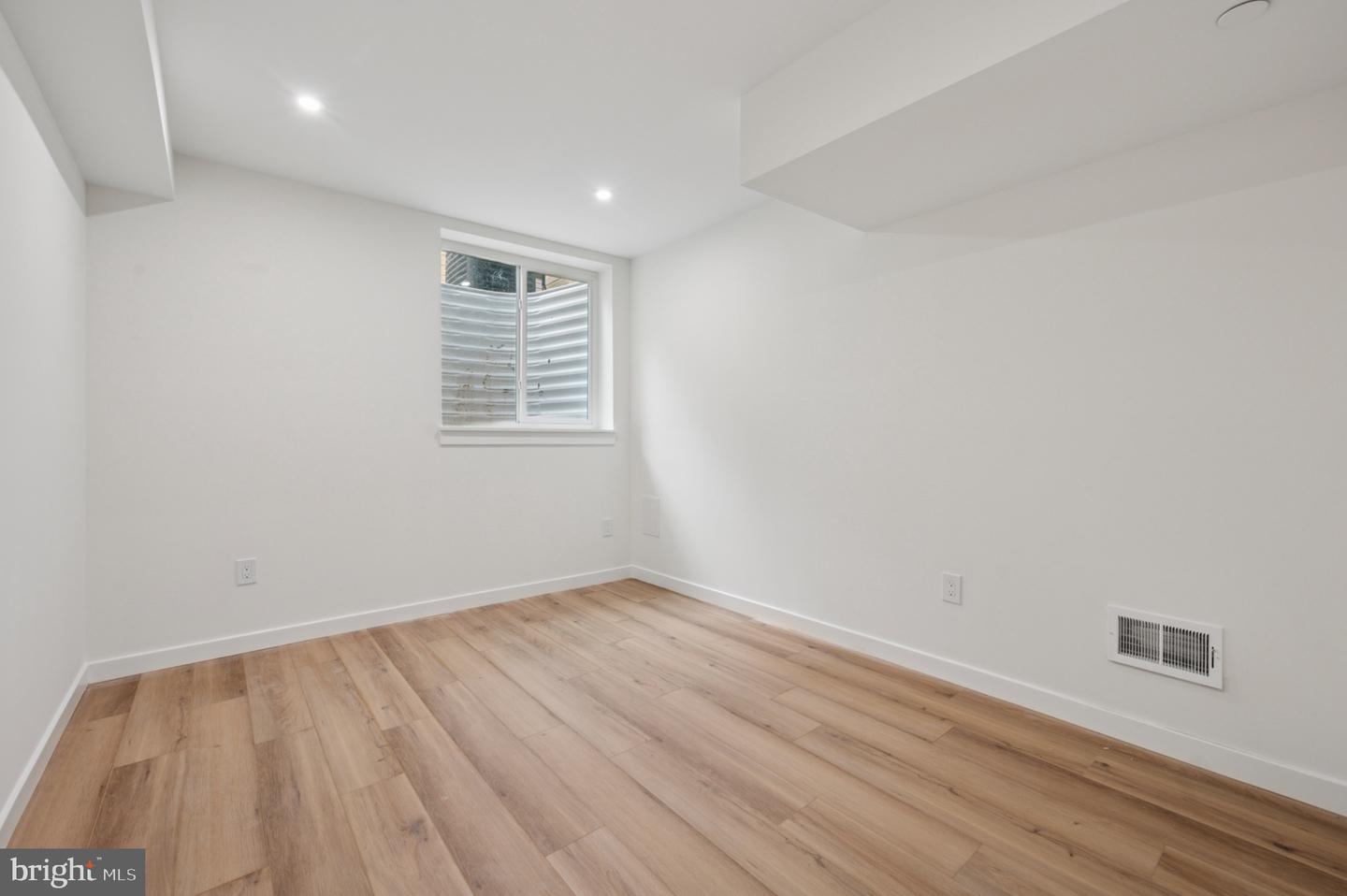 2209 N Franklin St Property Photo 14