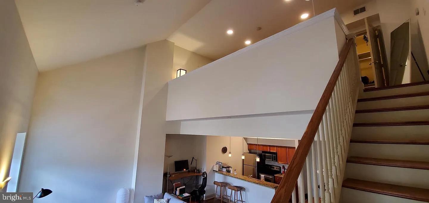 1 Academy Cir #311 Property Photo 18