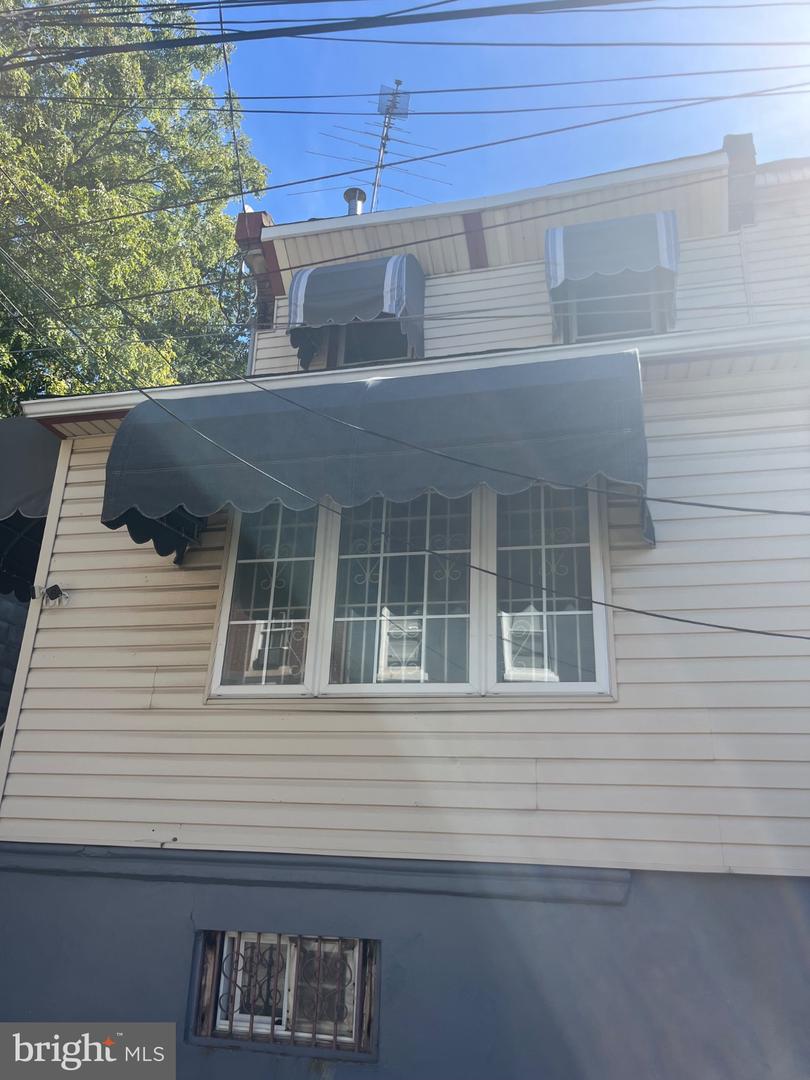 4419-4423 ELIZABETH ST Property Photo 1
