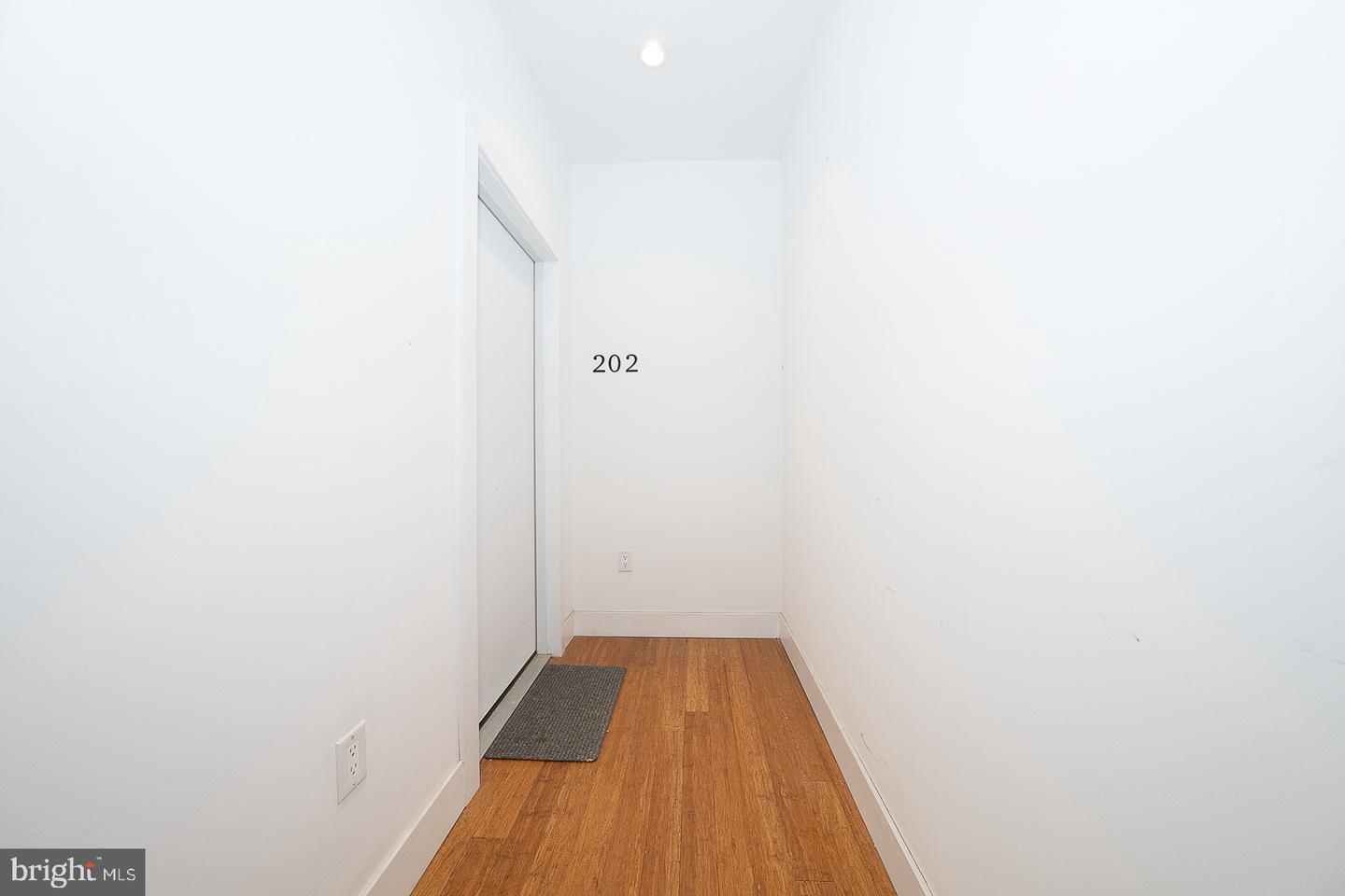 1001 S 17th St #202 Property Photo 3