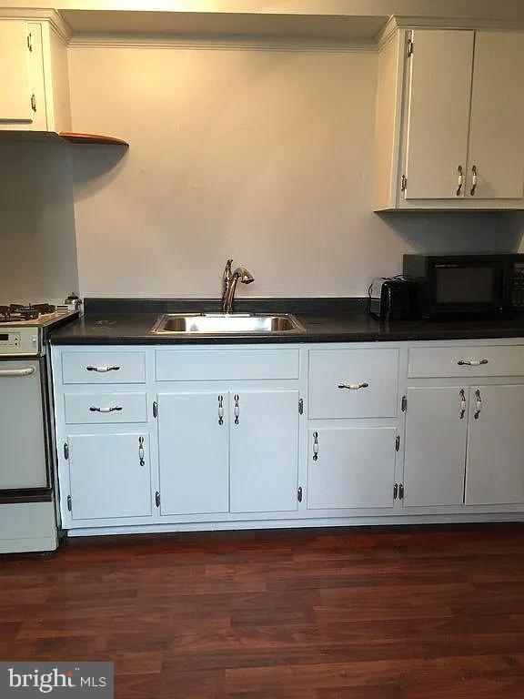 446 Evergreen Ave #2 Property Photo 5