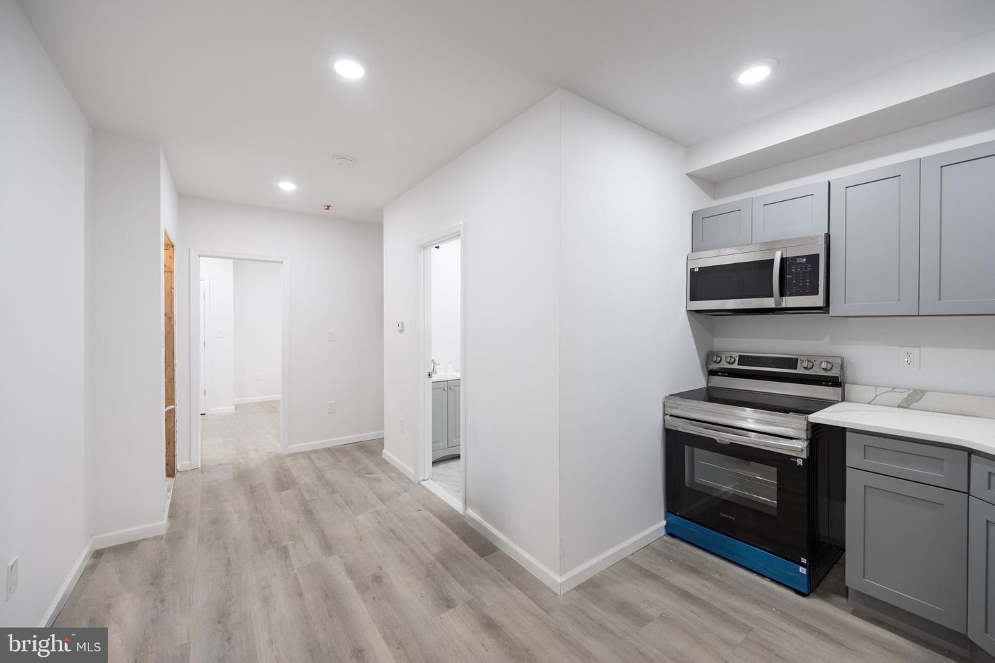948 BELMONT AVE #UNIT 1 Property Photo 1