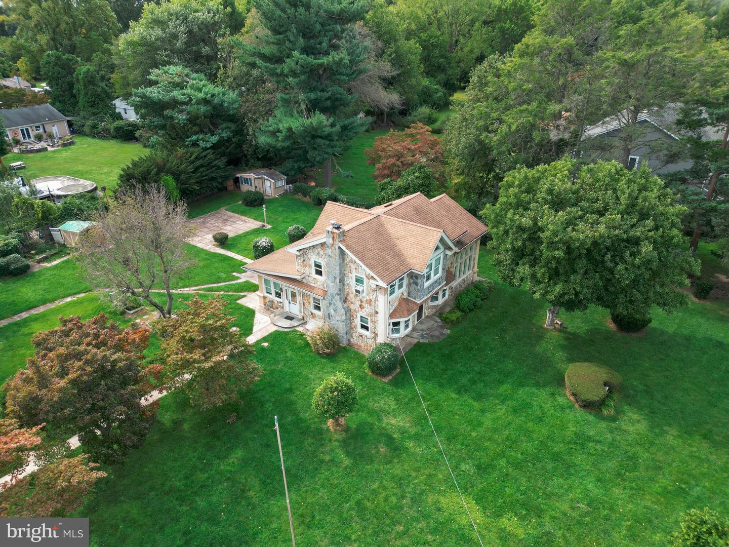 694 Welsh Rd Property Photo 3