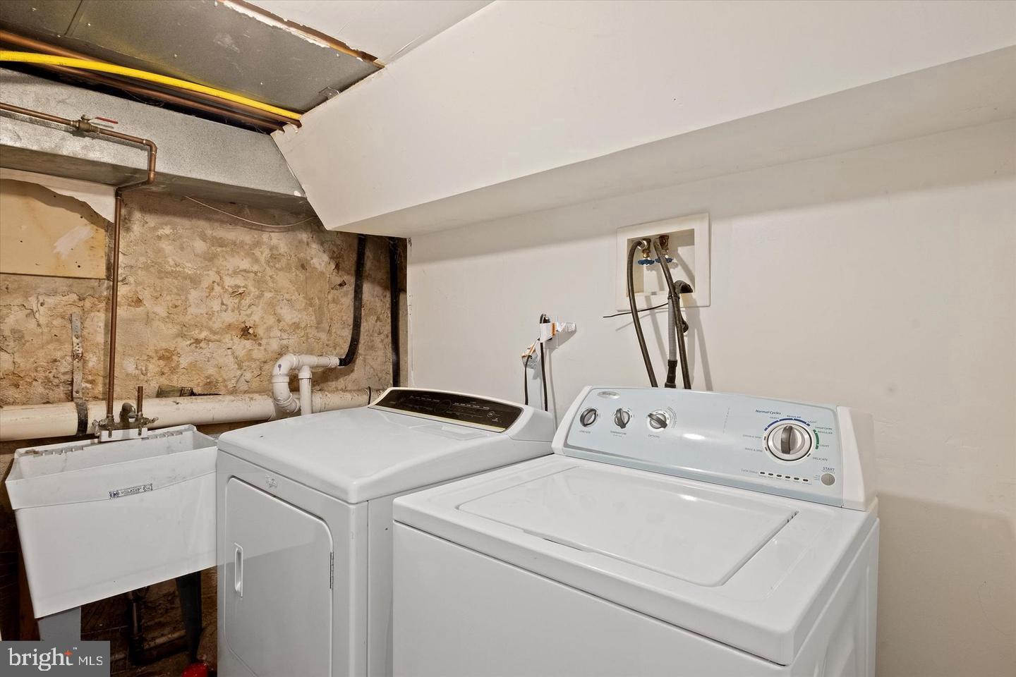 849 N Lawrence St Property Photo 16