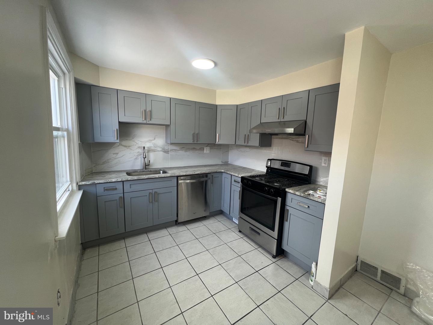 1109 Kerper St Property Photo 8