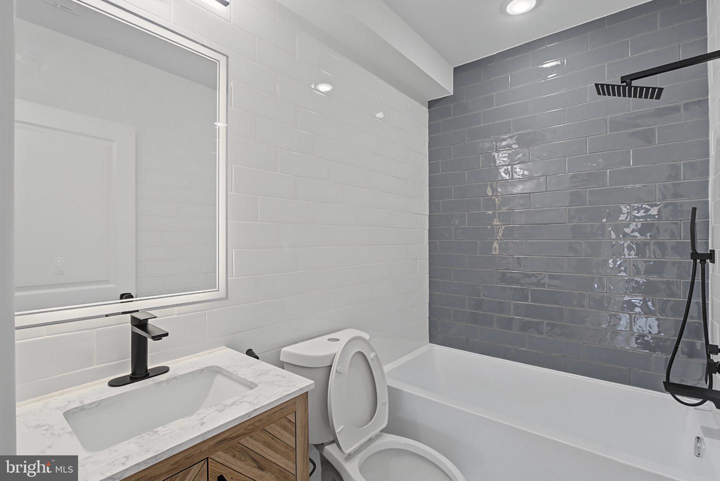 1811 N Willington St Property Photo 38