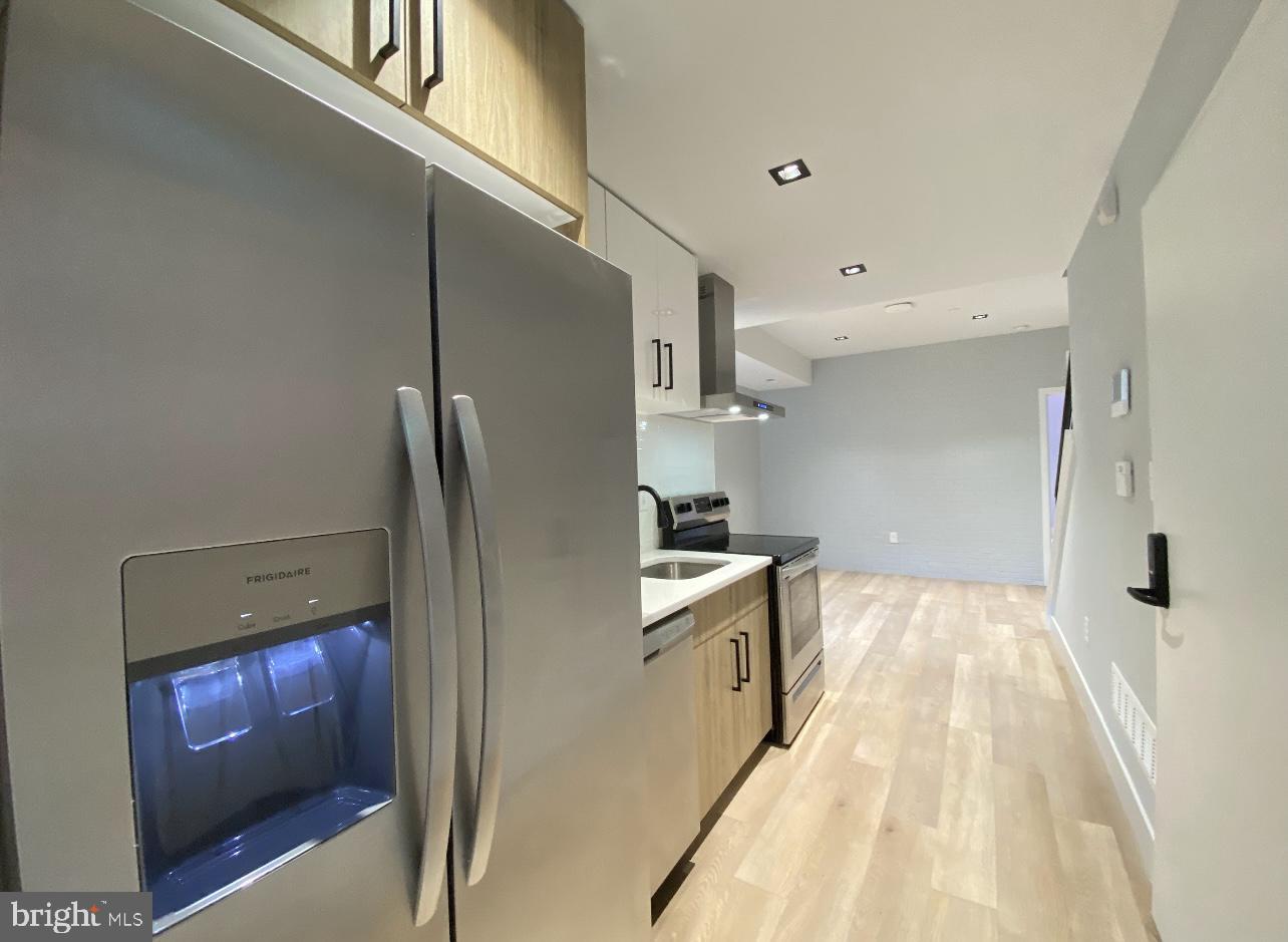 1718 N Bouvier St #b Property Photo 3
