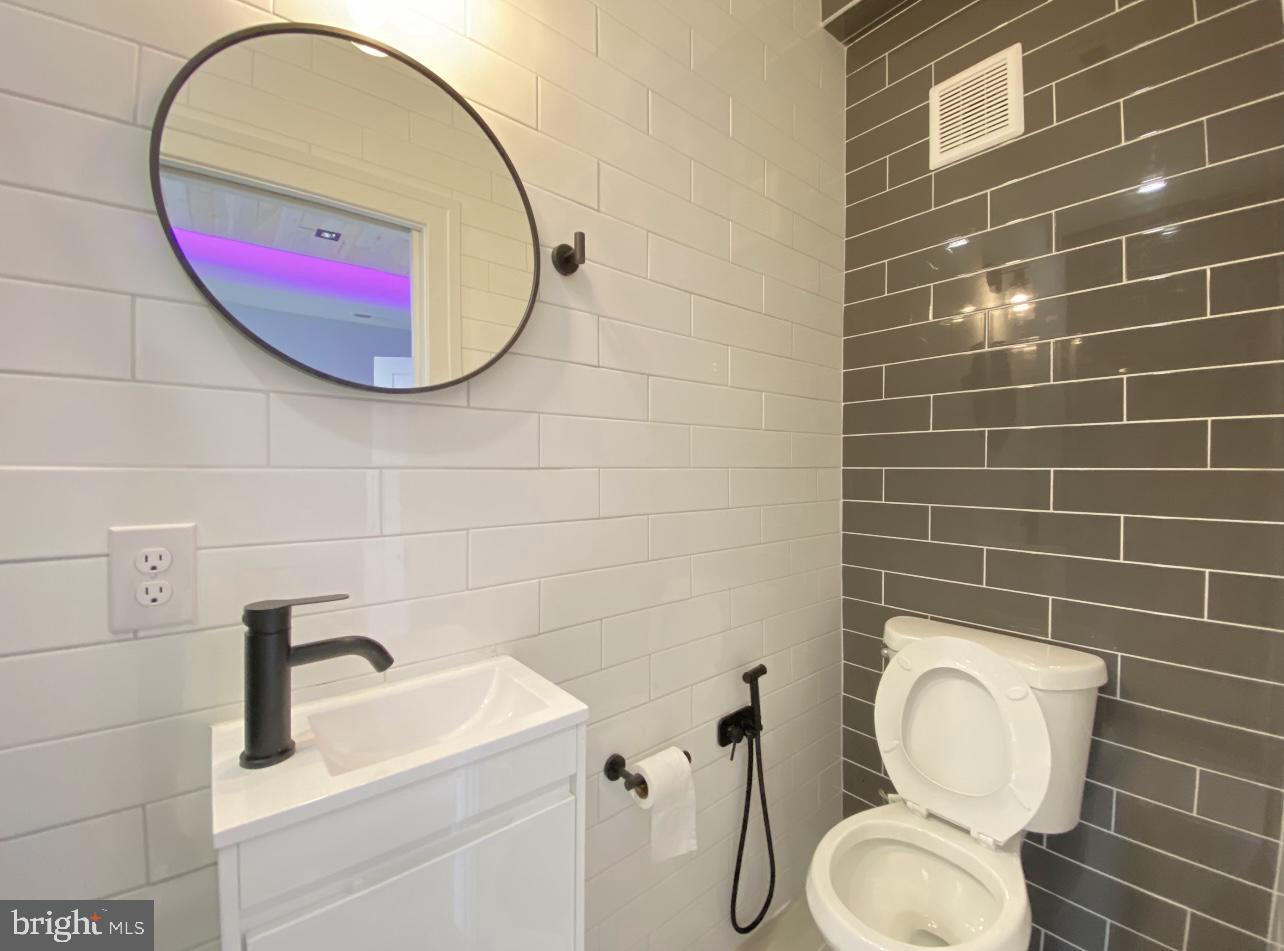 1718 N Bouvier St #b Property Photo 13
