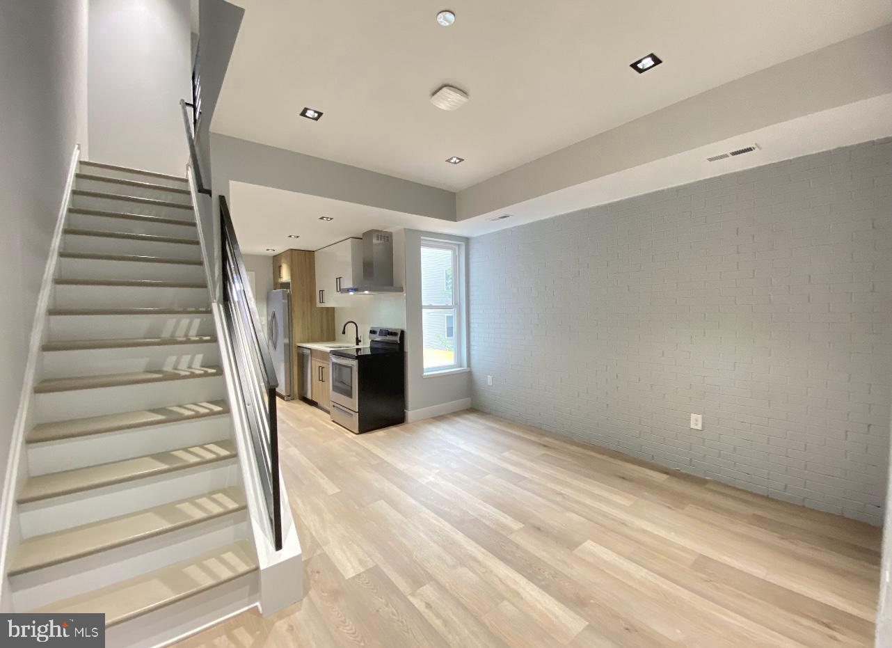 1718 N Bouvier St #b Property Photo 16