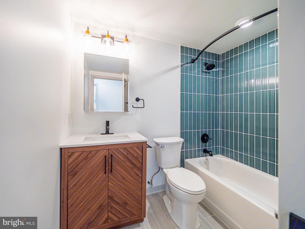6515 Ridge Ave #214 Property Photo 7