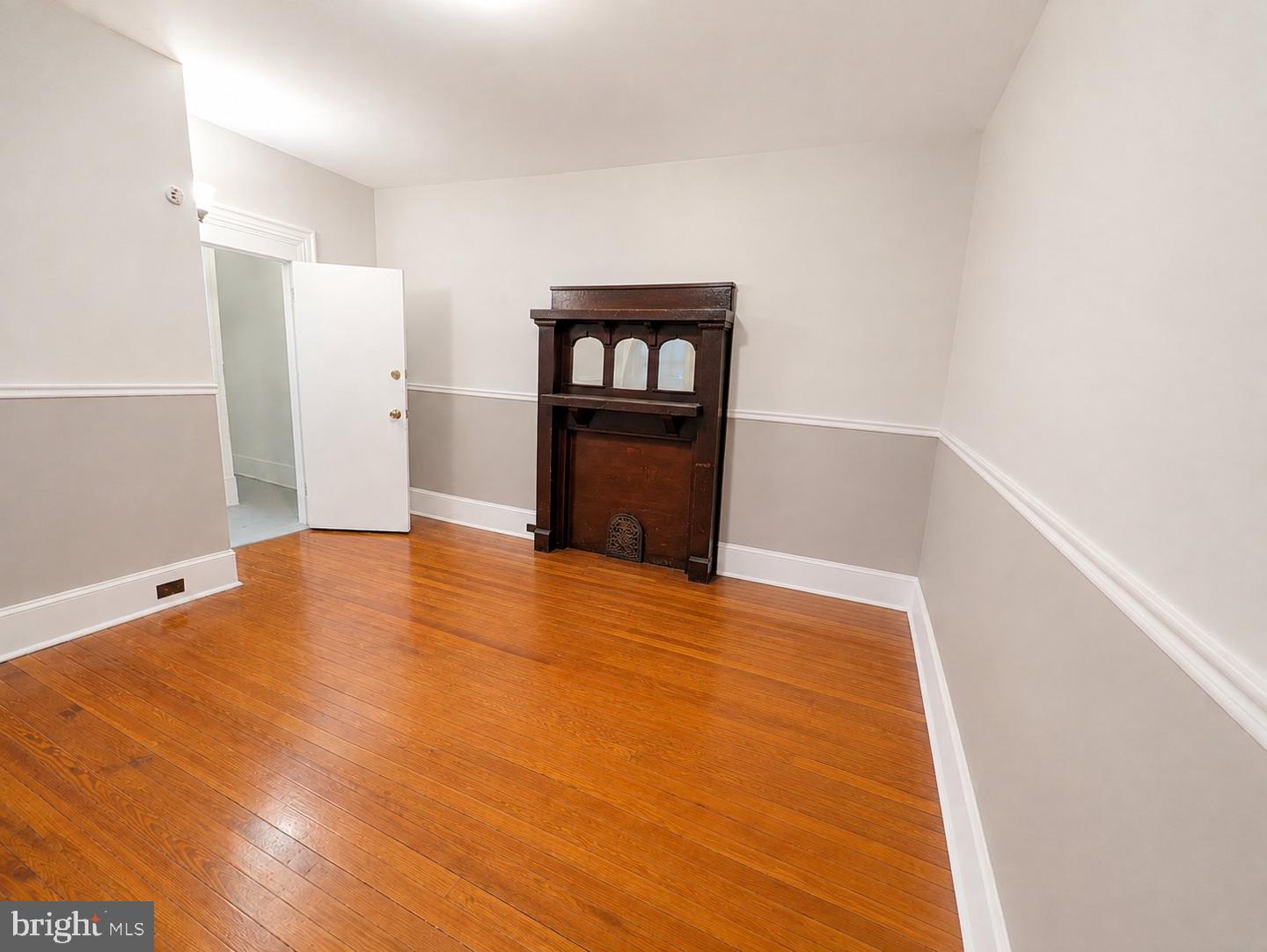 2914 POPLAR ST #1R Property Photo 1