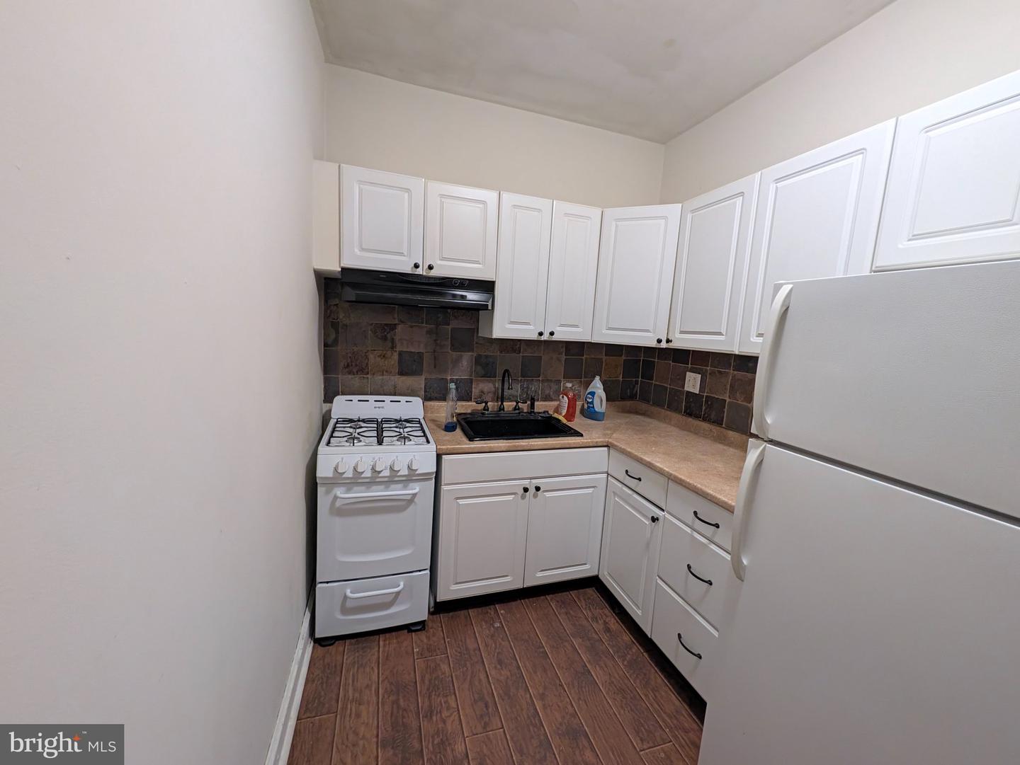 2914 Poplar St #1r Property Photo 3