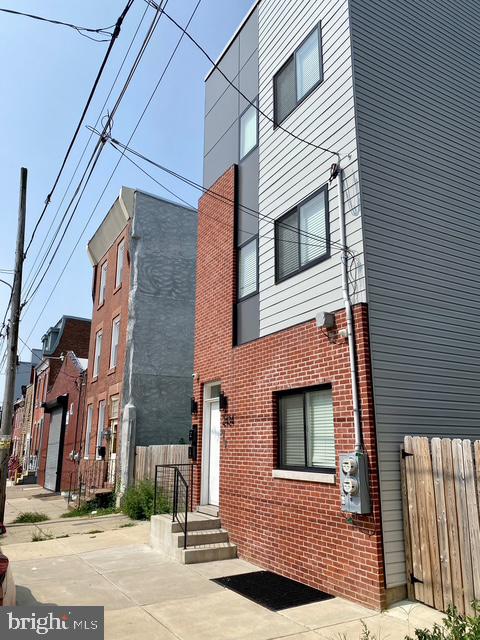 2434 N MASCHER ST Property Photo 1