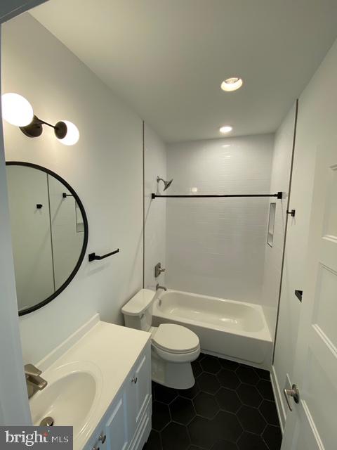 2434 N Mascher St Property Photo 3