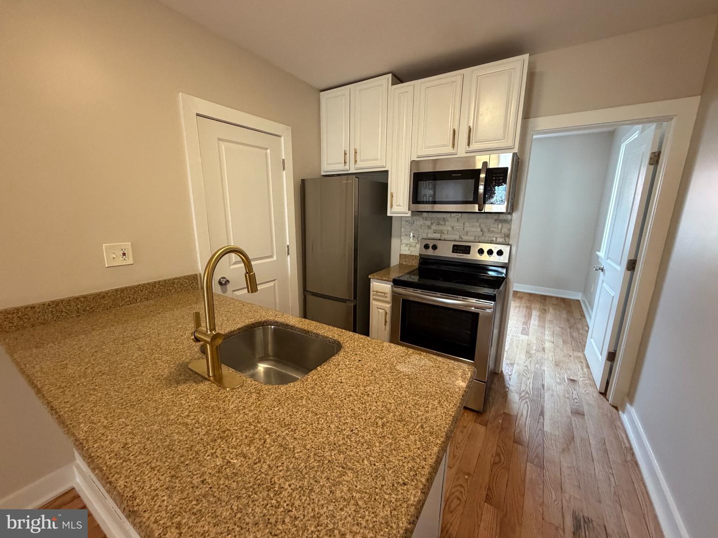 1001 N MARSHALL ST #2 Property Photo 1