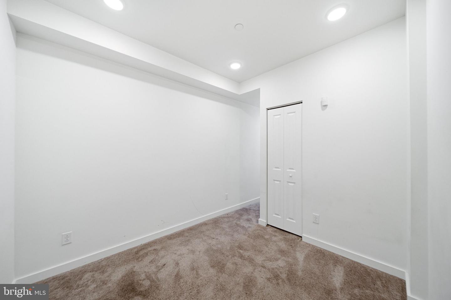 1843 N 6th St #j Property Photo 3