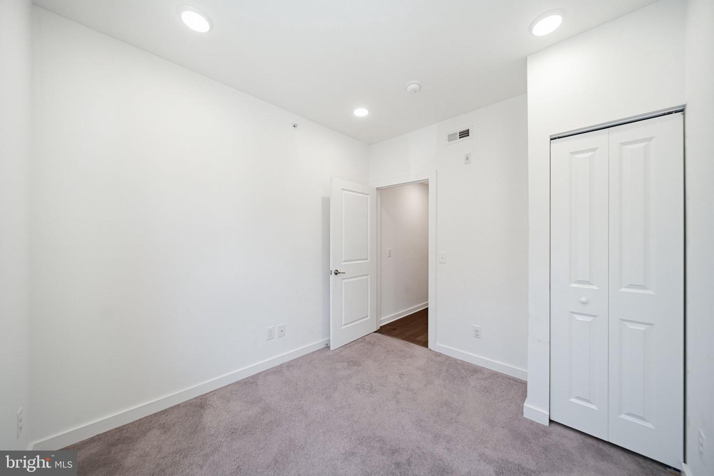 1843 N 6th St #j Property Photo 8