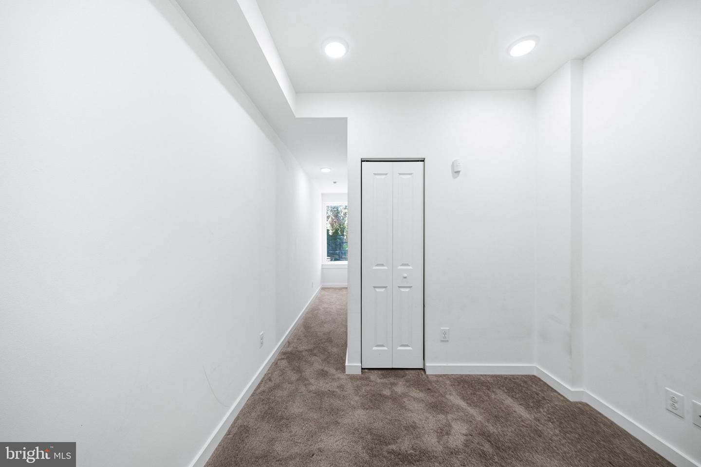 1843 N 6th St #j Property Photo 9