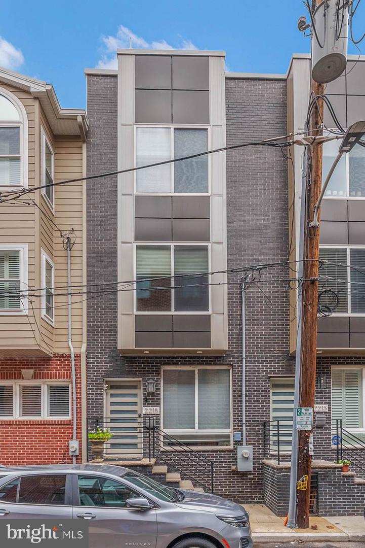 2215 League St Property Photo 1