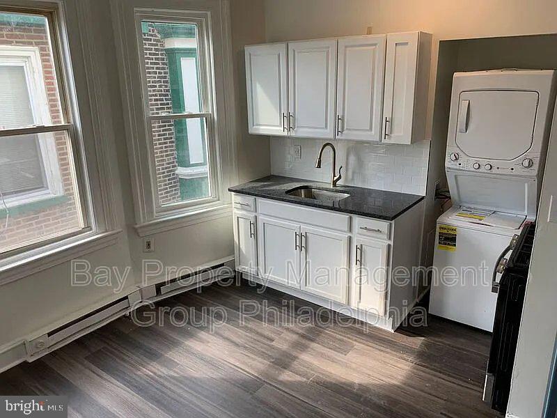 1613 DYRE ST Property Photo 1