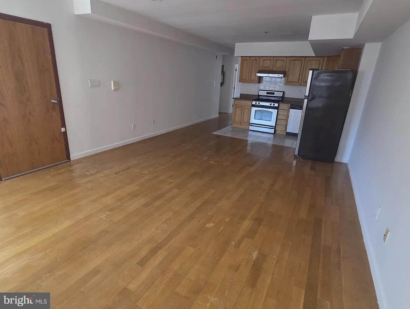 455-00 N 12th St #c Property Photo 2