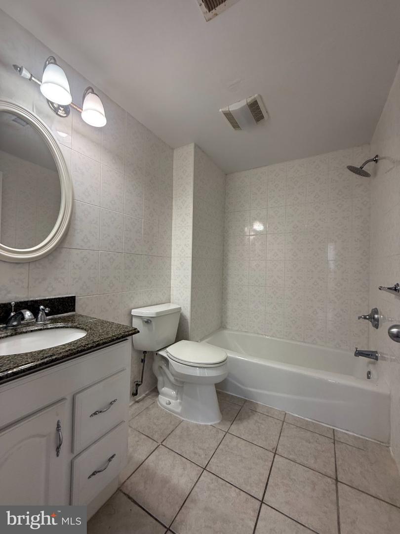 455-00 N 12th St #c Property Photo 10
