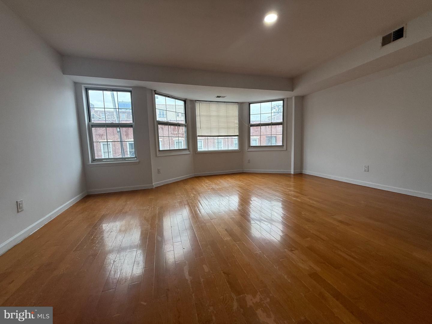 455-00 N 12th St #c Property Photo 17