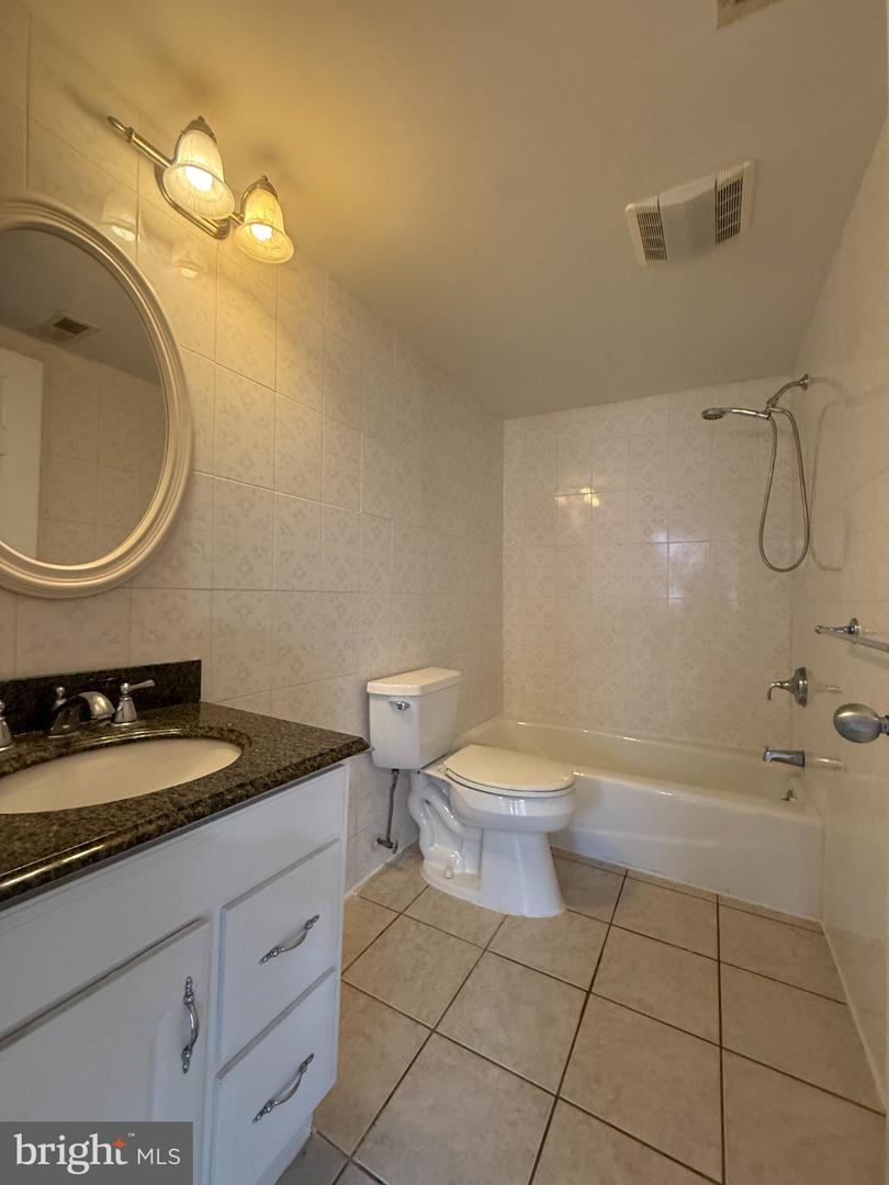 455-00 N 12th St #c Property Photo 18
