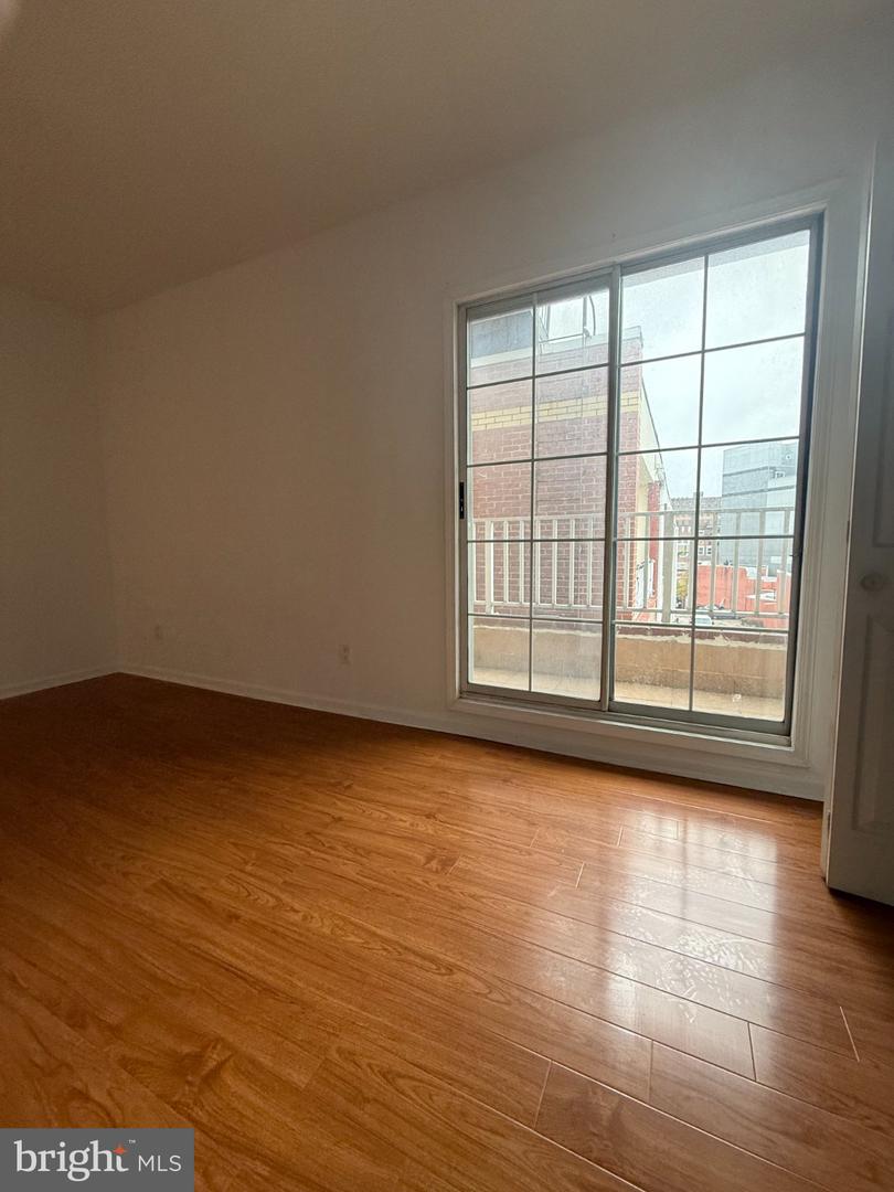 455-00 N 12th St #c Property Photo 20