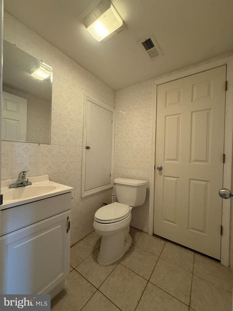 455 N 12th St #b Property Photo 8