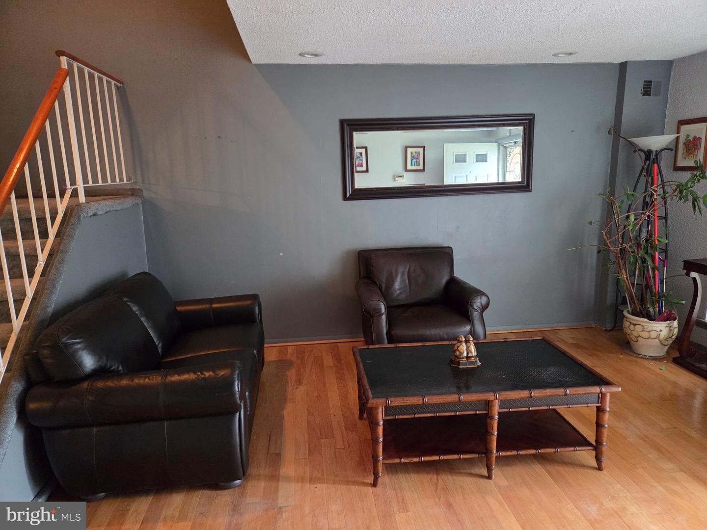 8406 Lyons Pl Property Photo 4