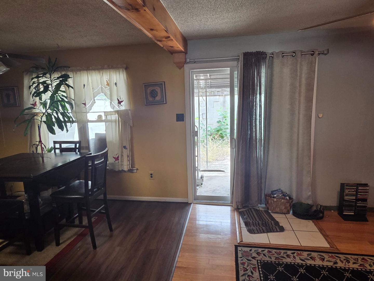 8406 Lyons Pl Property Photo 10