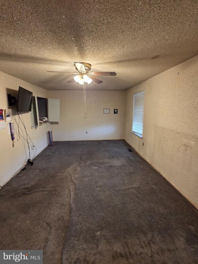 8406 Lyons Pl Property Photo 23