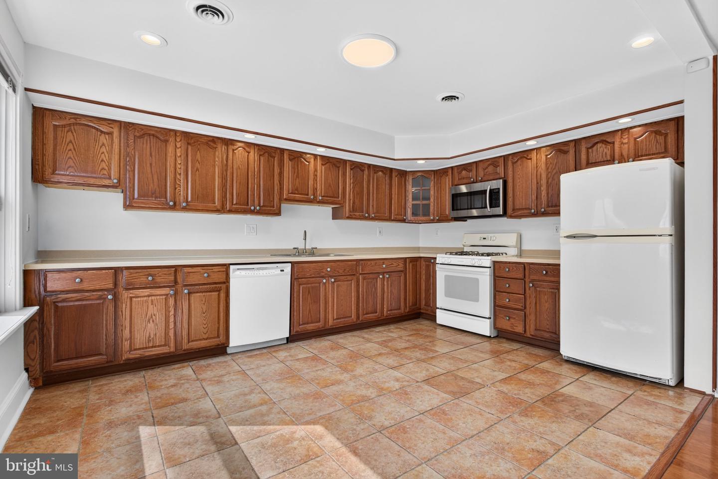 8408 Lyons Pl Property Photo 14