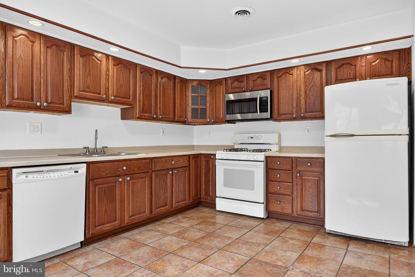 8408 Lyons Pl Property Photo 15