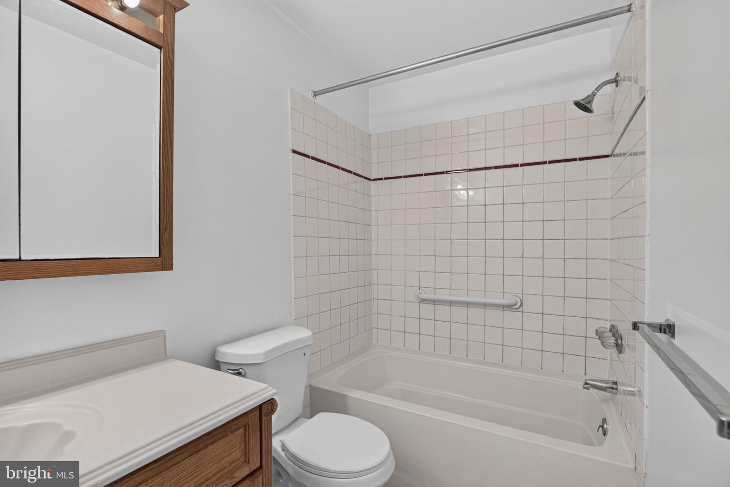 8408 Lyons Pl Property Photo 27