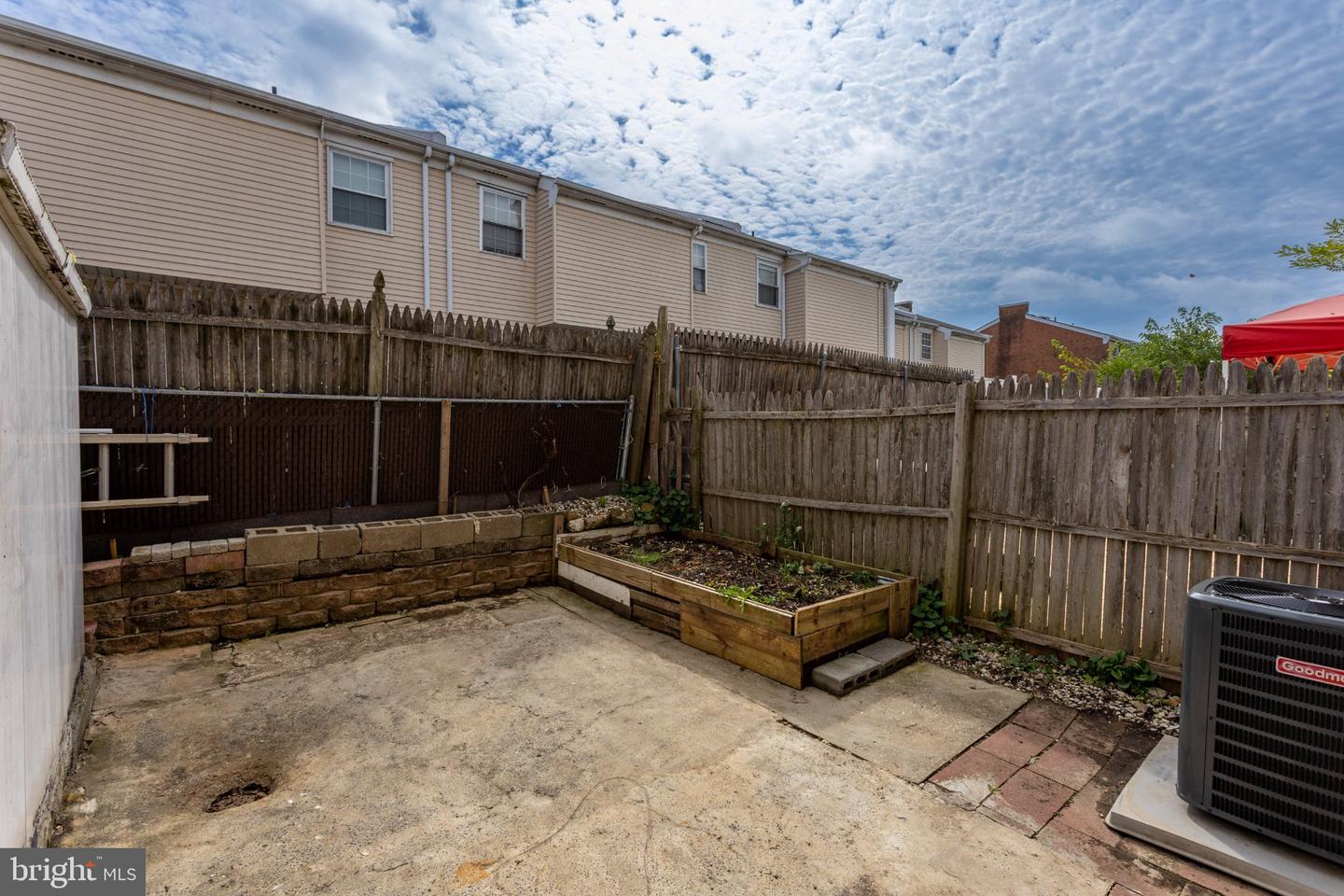 8408 Lyons Pl Property Photo 31