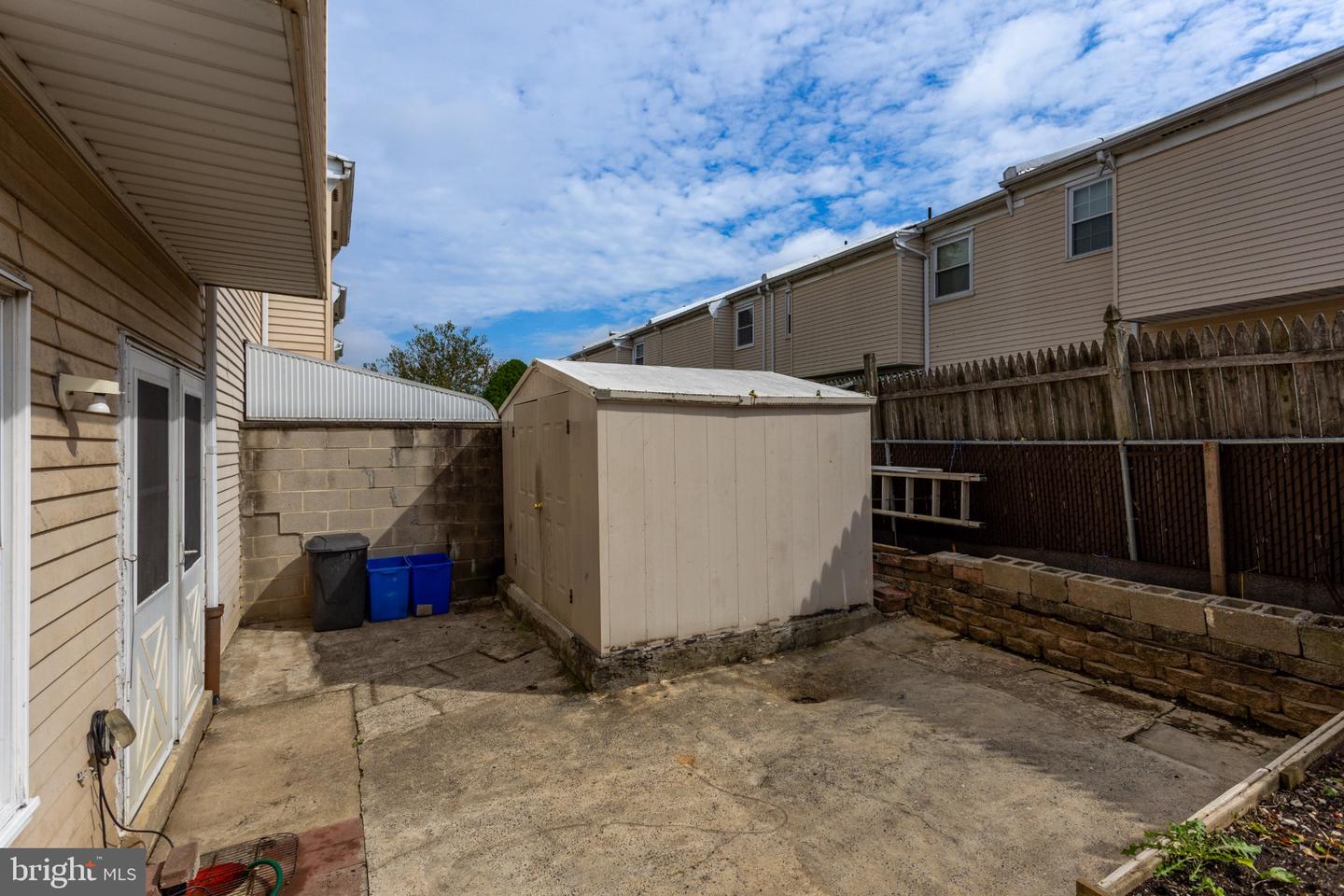 8408 Lyons Pl Property Photo 32