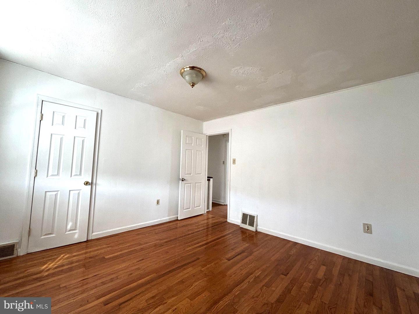 2815 S Mildred St Property Photo 7
