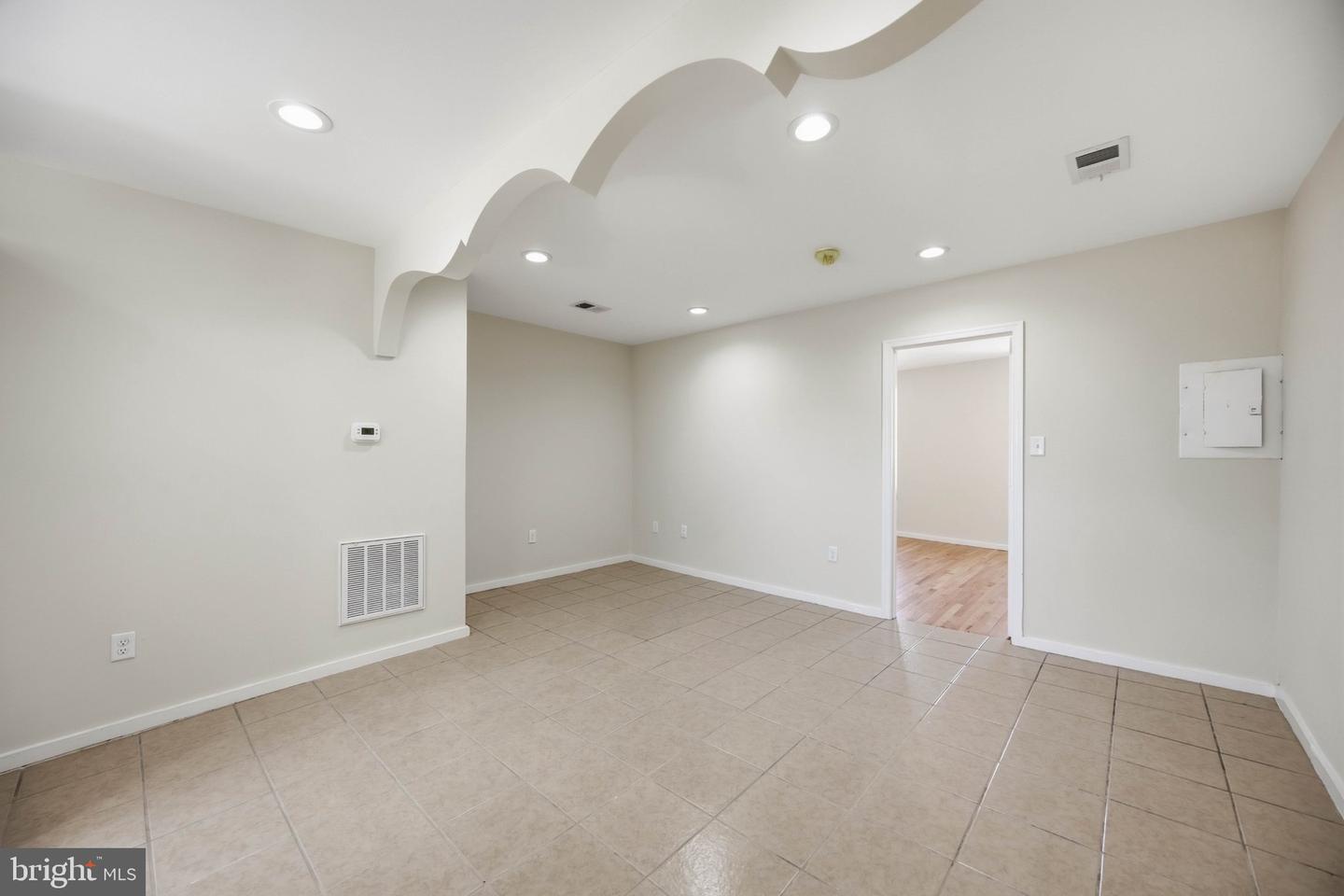 740 Christian St #3rd Floor Property Photo 2