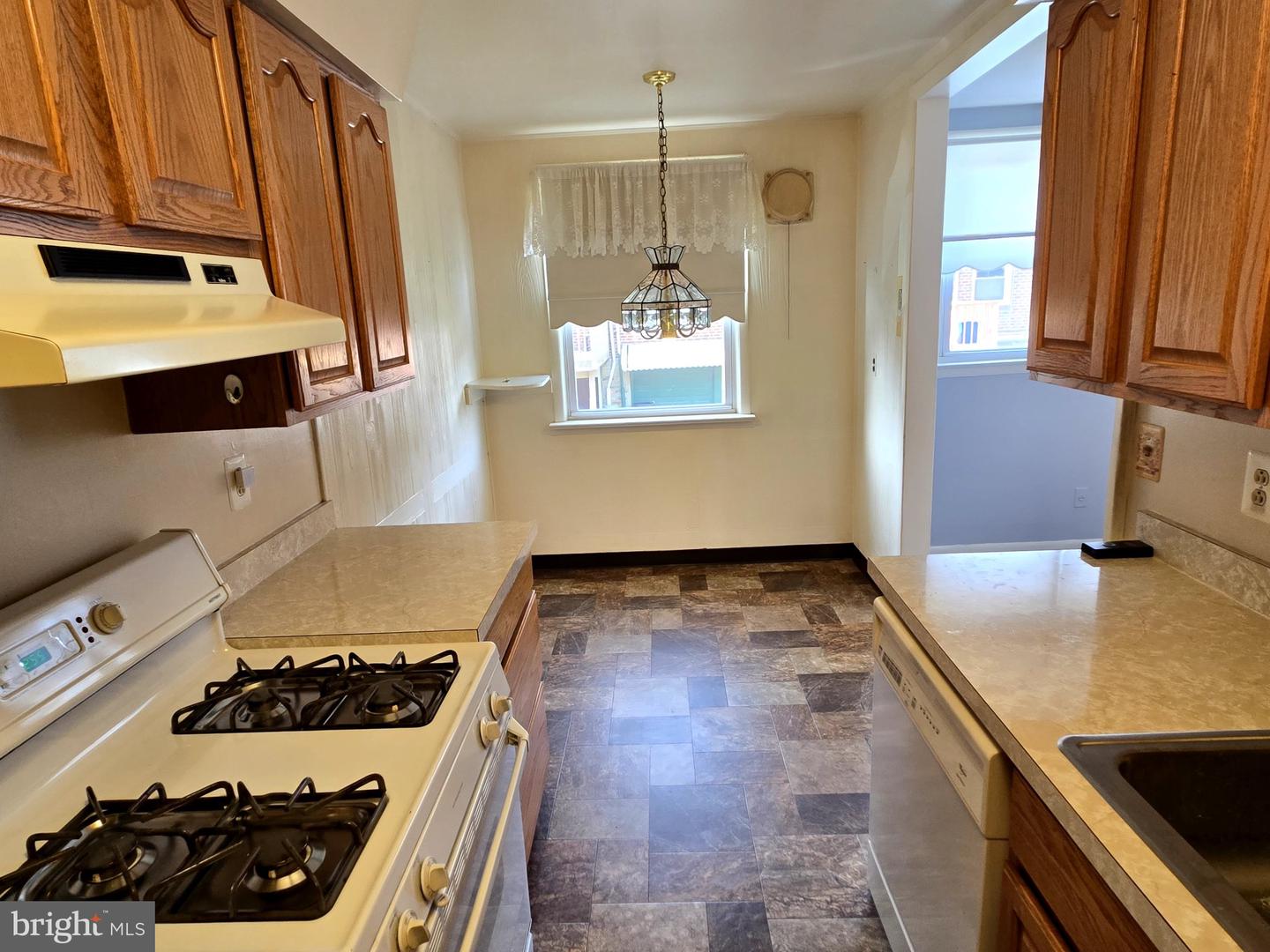 6608 Claridge St Property Photo 19