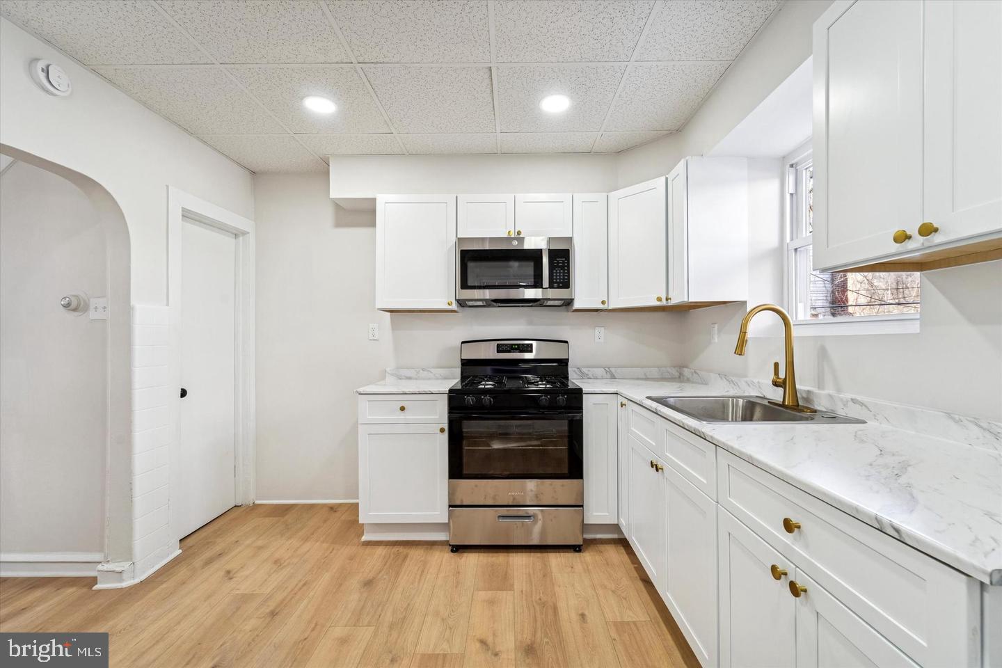6153 Reedland St Property Photo 10