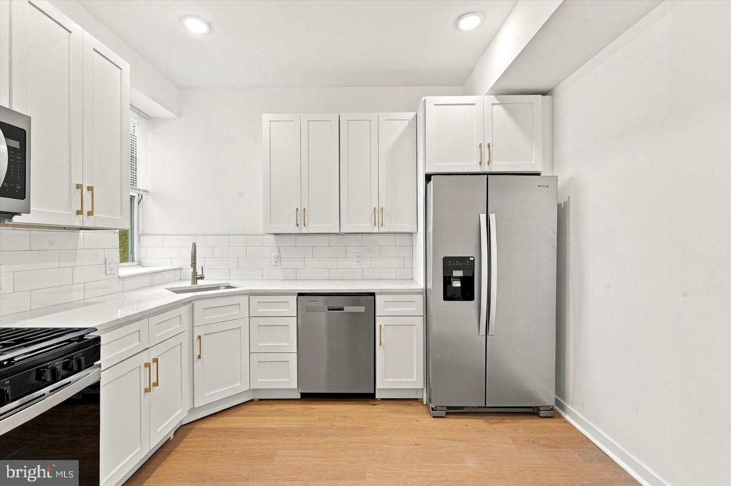 2821 Poplar St #2 Property Photo 6
