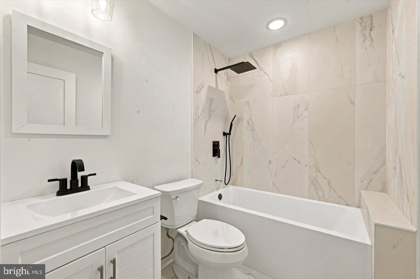 2821 Poplar St #2 Property Photo 12