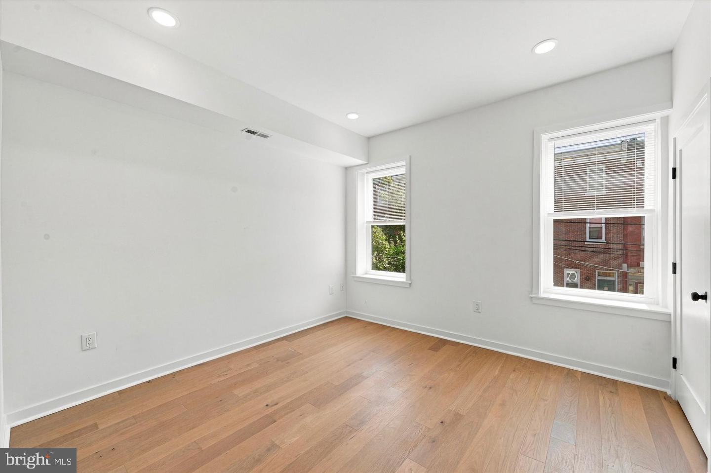 2821 Poplar St #2 Property Photo 16