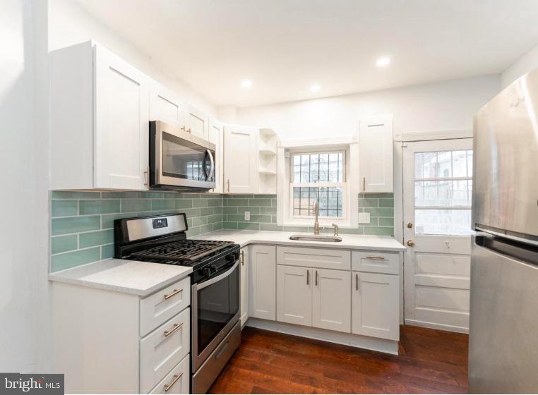 2050 S BEECHWOOD ST Property Photo 1